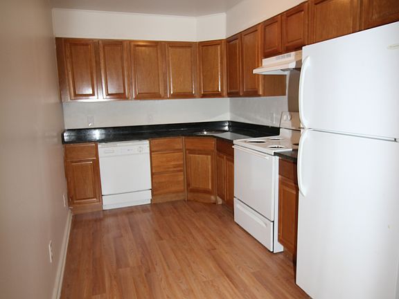 2nd image of 30 New Scotland Ave APT 3
