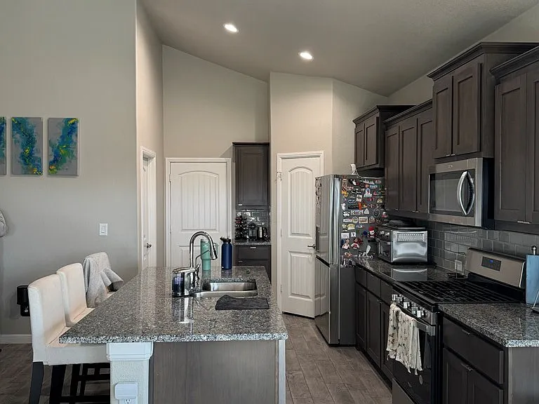 3212 Mearns Ct — Photo 3
