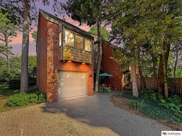 1318 Three Pines Ct, Lincoln, NE 68510