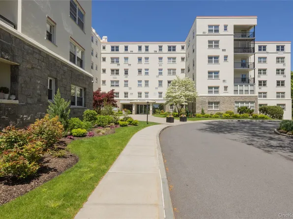 1 Stoneleigh #5J, Bronxville, NY 10708