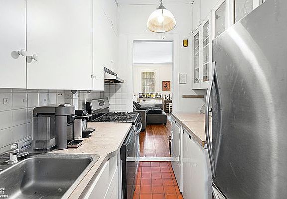 5th image of 142 W 11th St #2F