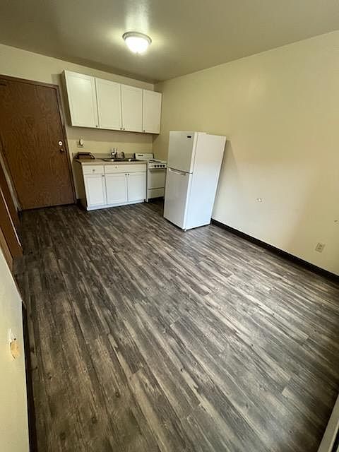 1st image of 20 Forest Ave #11304360