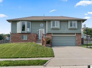 1802 Ashwood Ave, Papillion, NE 68133