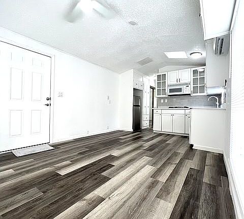 5th image of 637 Conestoga Cir