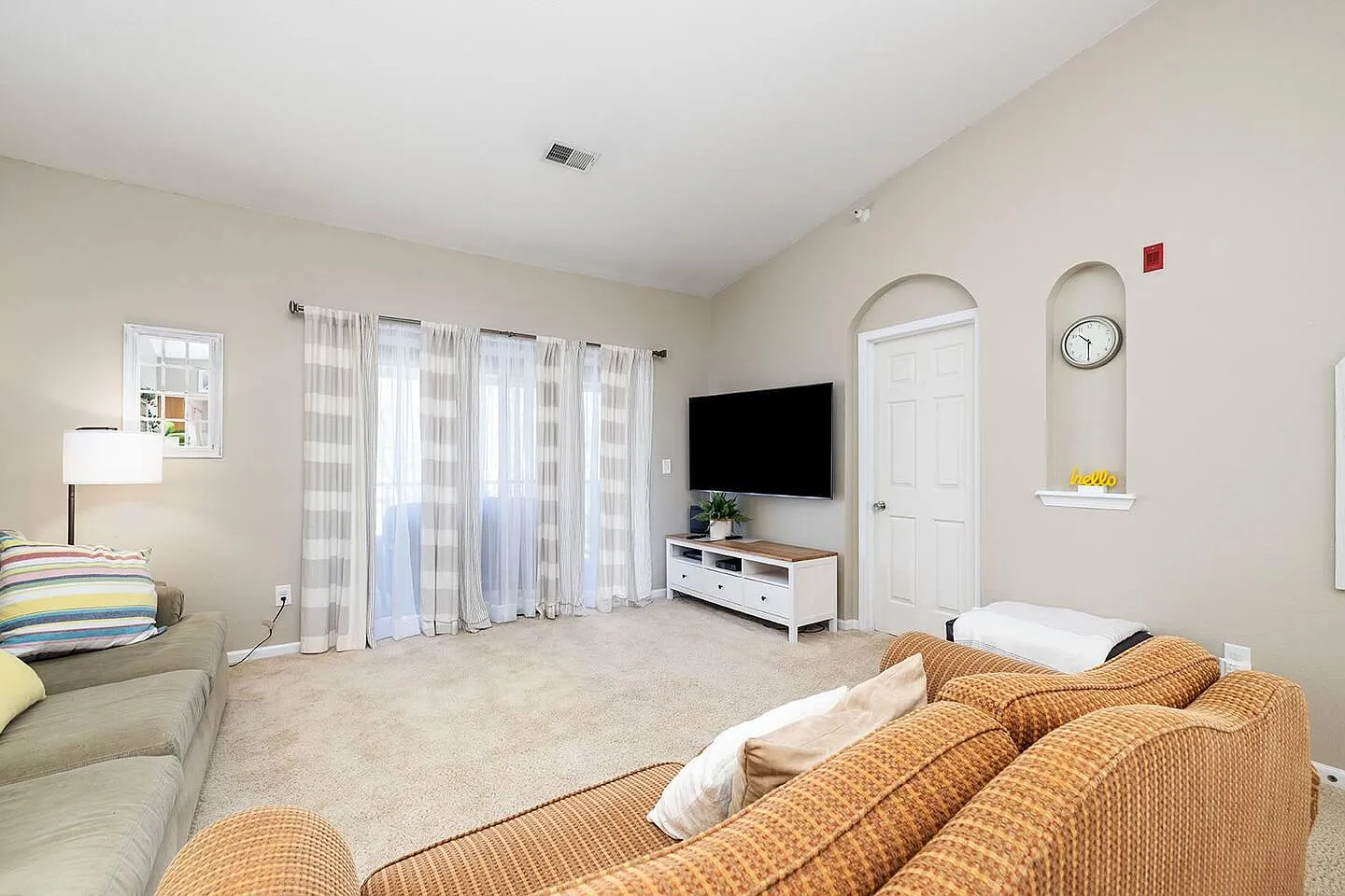 350 S Wildwood Dr — Photo 2