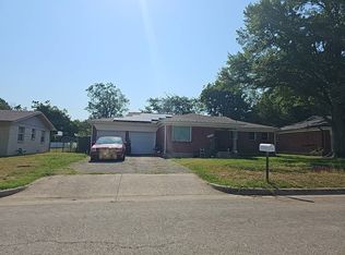 1215 Park Center St, Benbrook, TX 76126