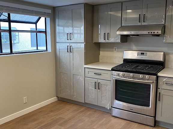 5th image of 210 W Grand Ave