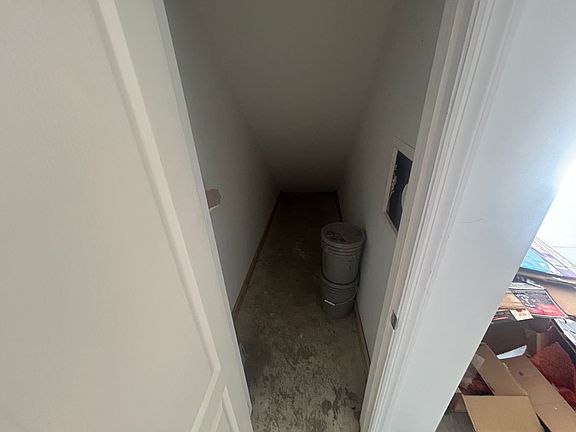 5th image of 131 Stanley St