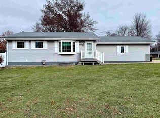 3004 San Salvador Dr, Waterloo, IA 50702