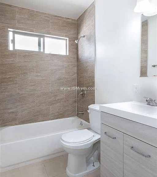 1222 W 39th St — Photo 2