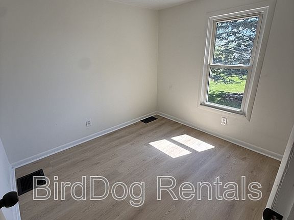 4th image of 103 Garden Heights Ave #B