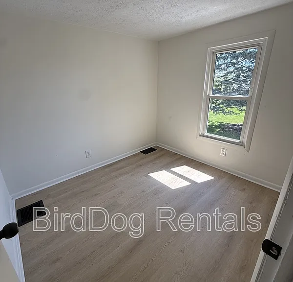103 Garden Heights Ave #B — Photo 4