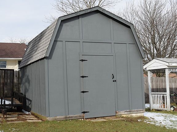 4th image of 136 Willow Dr