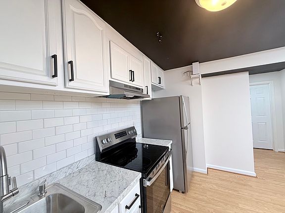 3rd image of 48 Hunting Creek Ln