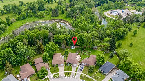 79 Weir Cres #LOWER Photo 1