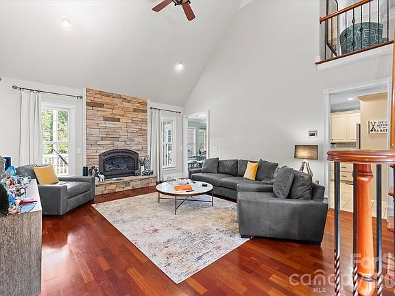 3rd image of 4552 Sawgrass Ct