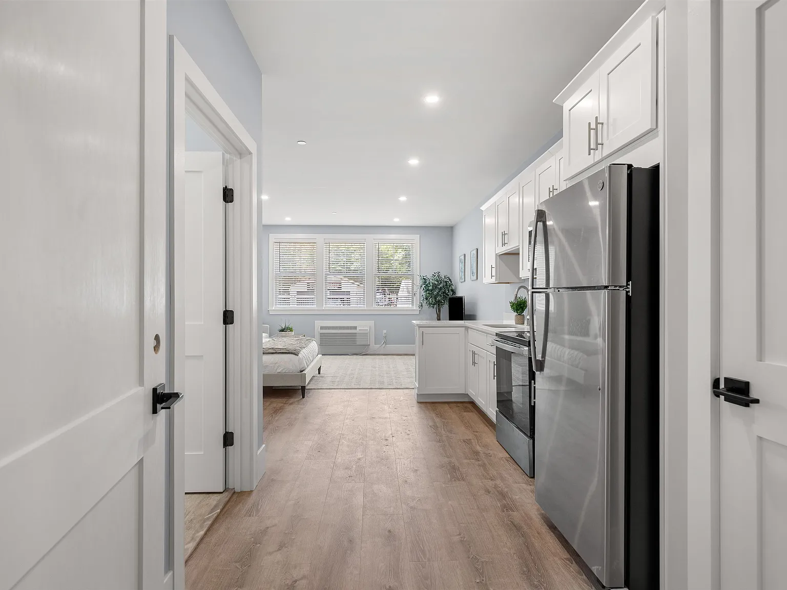 Studio, 1.0 bath, 461 sqft, $2,100 — Photo 2
