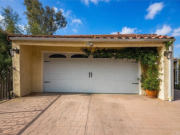 5th image of 5143 Baza Ave
