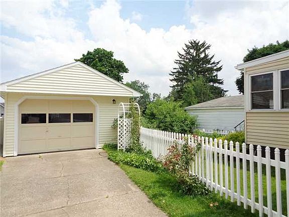 2nd image of 321 Hillview Dr