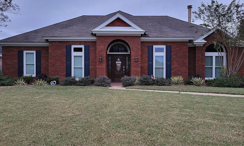 1st image of 434 Holly Brook Dr