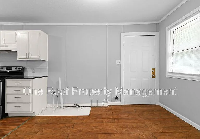 937 Metropolitan Ave #2 — Photo 2