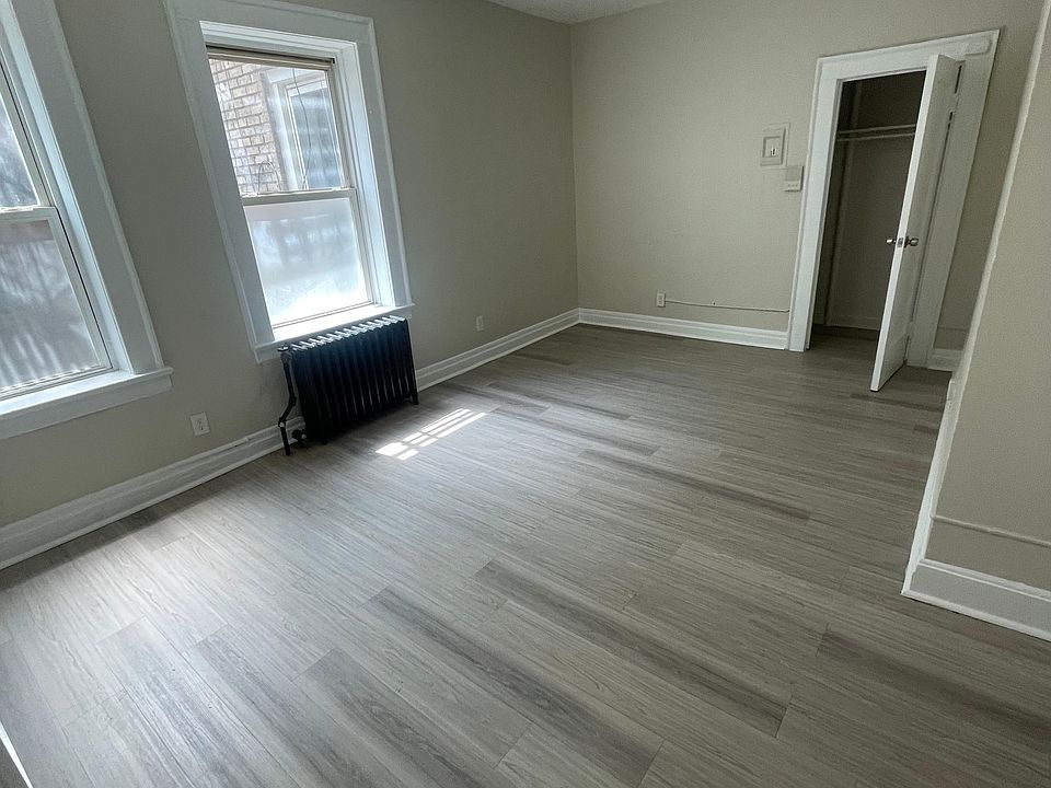1st image of 220 Roseville Ave APT 303A