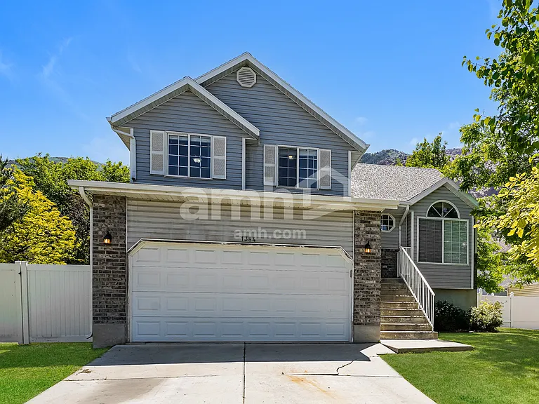 1384 N Fowler Ave — Photo 1