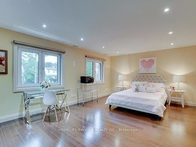 45 Aldershot Cres — Photo 12