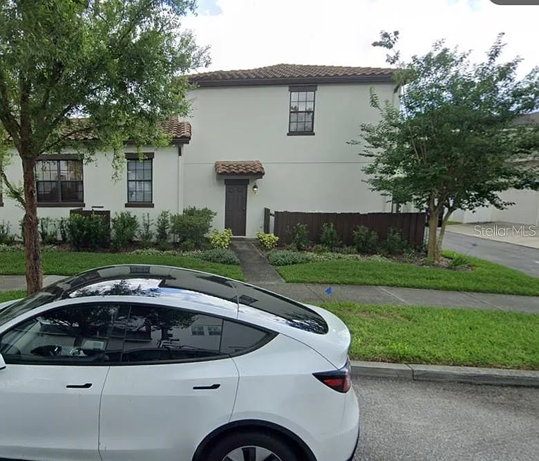 1 bed, 1.0 bath, 1000 sqft, $1,900 — Photo 1