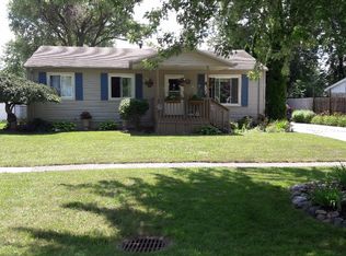 853 Edison Rd, Zilwaukee, MI 48604