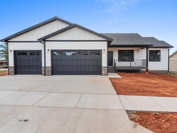 2202 Split Rock Dr, Sturgis, SD 57785