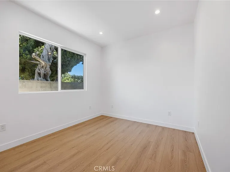 7645 Melvin Ave — Photo 9