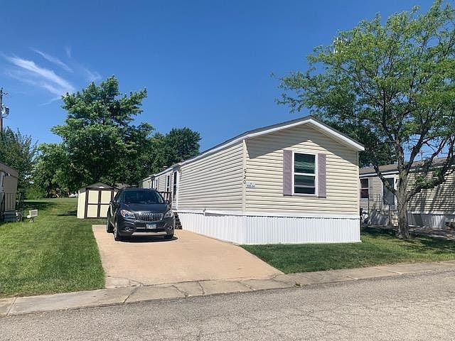 1st image of 920 Belle Aire St