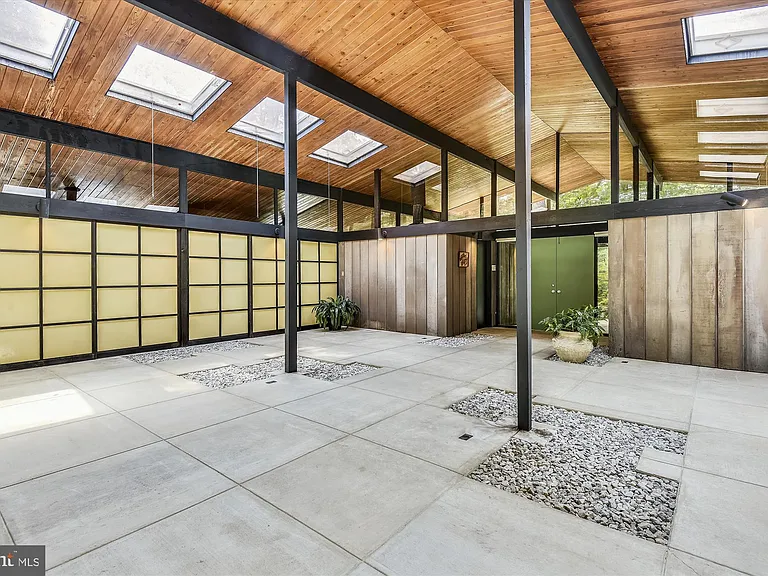 400 W Windsor Ave — Photo 6