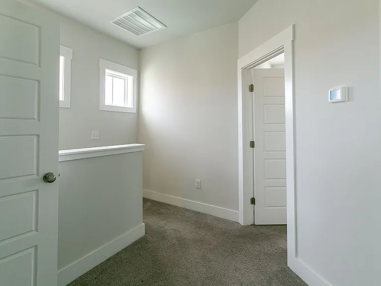 48 Cottage Way — Photo 26