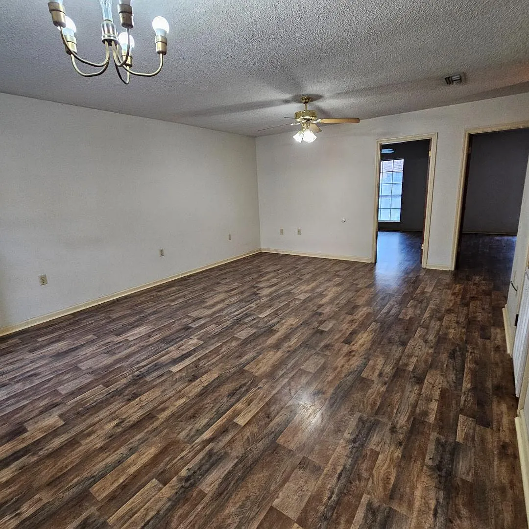 1015 B Talbot Avenue — Photo 3