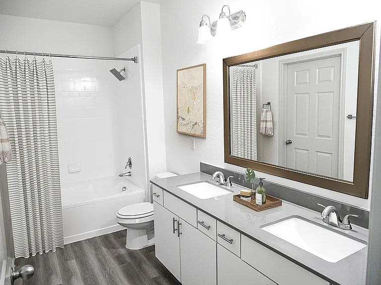 3x2 1370 sqft C1 - Primary Bathroom