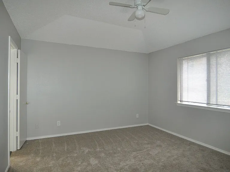 2612 San Sabastian Cir — Photo 9