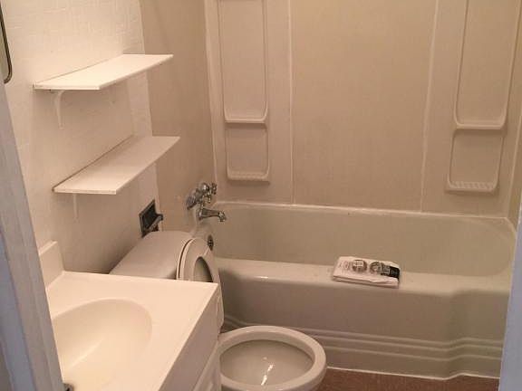 4th image of 601 E Main St APT 3B