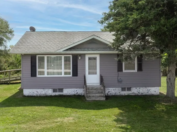 1694 Benton Iowa Rd, Luzerne, IA 52257