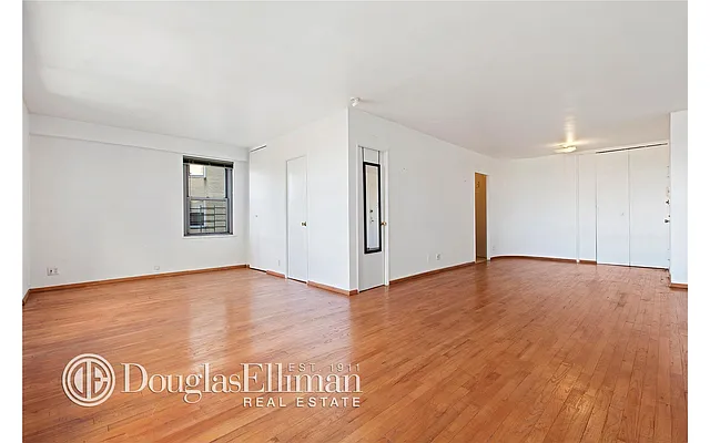 Rented by Douglas Elliman | media 19