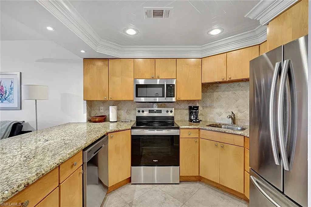 2 bed, 2.5 bath, 1035 sqft, $6,500 — Photo 1
