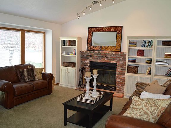 2nd image of 3108 S Sommer Ln