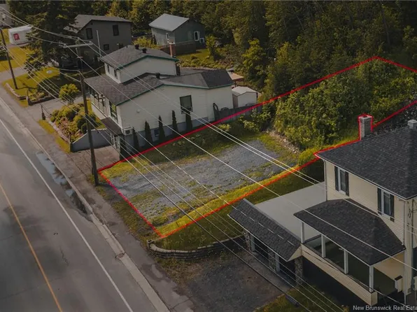 578 Canada Rd, Edmundston, NB E3V 1W4