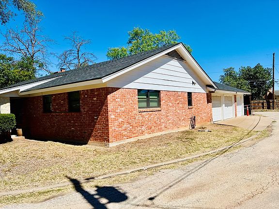 3rd image of 3212 Oak Forest Ct