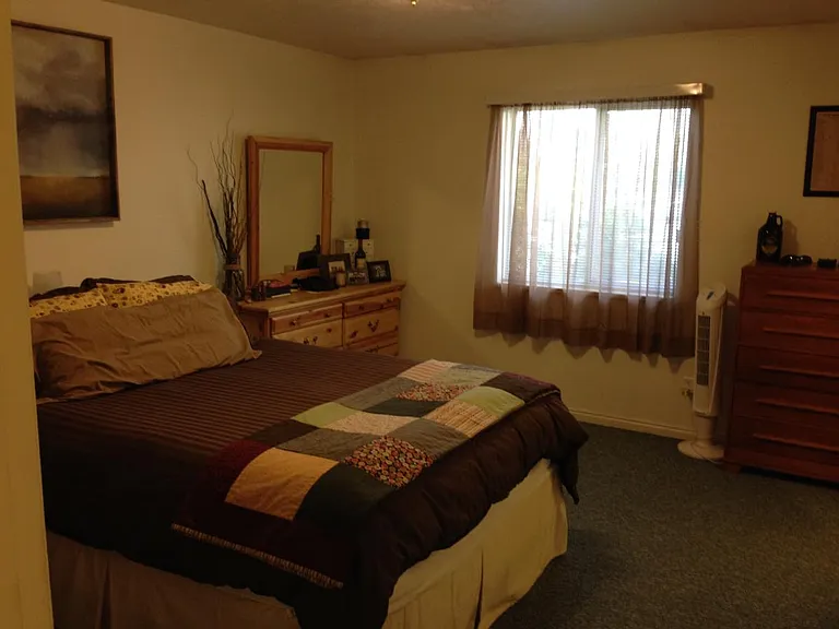 238 N 700 E #2 — Photo 7