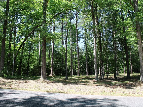 5th image of 356 Woodsway Cir