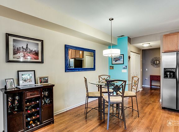 3rd image of 1927 W Diversey Pkwy Unit 3B