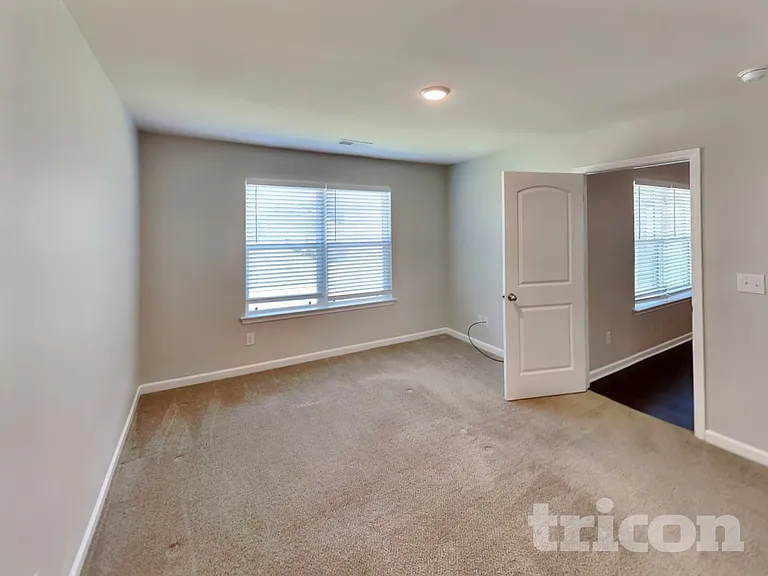2823 Buzz St — Photo 7