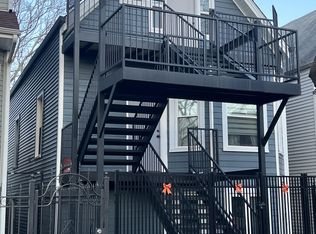 3325 N Central Park Ave #B, Chicago, IL 60618
